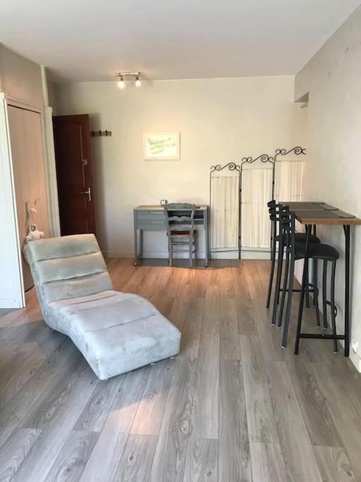Chez-Sixtine Apartamento Albon Exterior foto